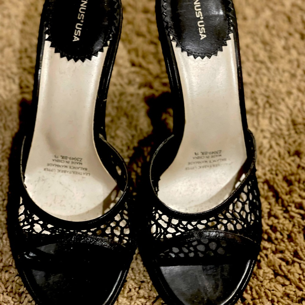 Venus mesh black heel